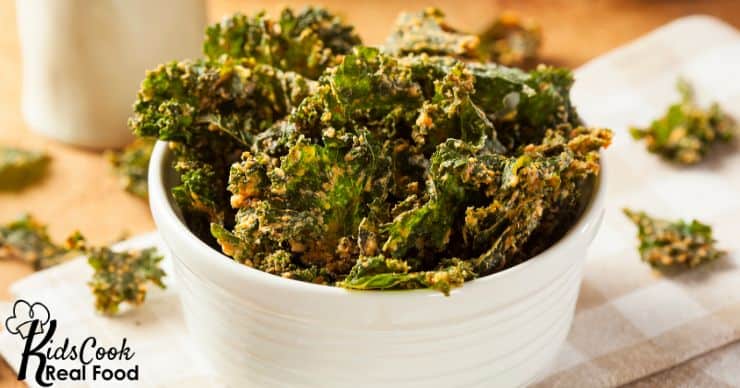 kale chips in bowl
