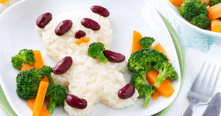 Food in an animal shape on a dinner plate