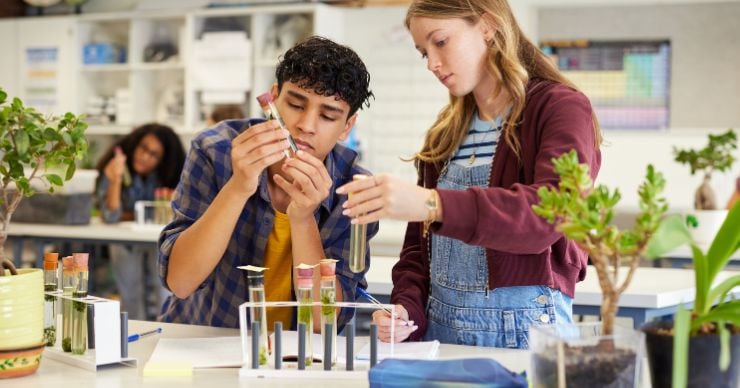 kids learning and asking questions in science class